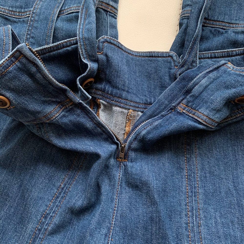 SOLD✨Anthropologie Pilcro Bibbed Denim Jumpsuit✨ - Picture 6 of 8